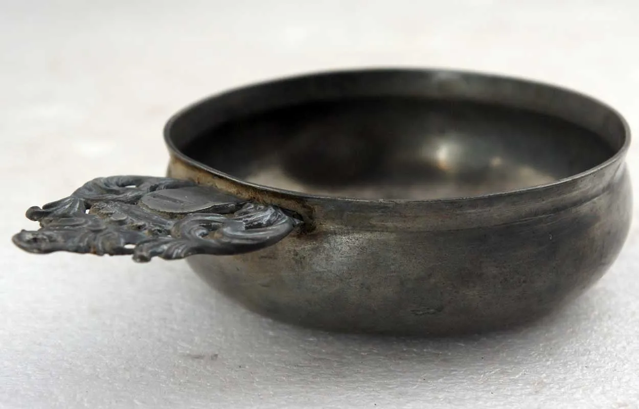 American Danforth & Boardman Pewter Coronet Ear Porringer