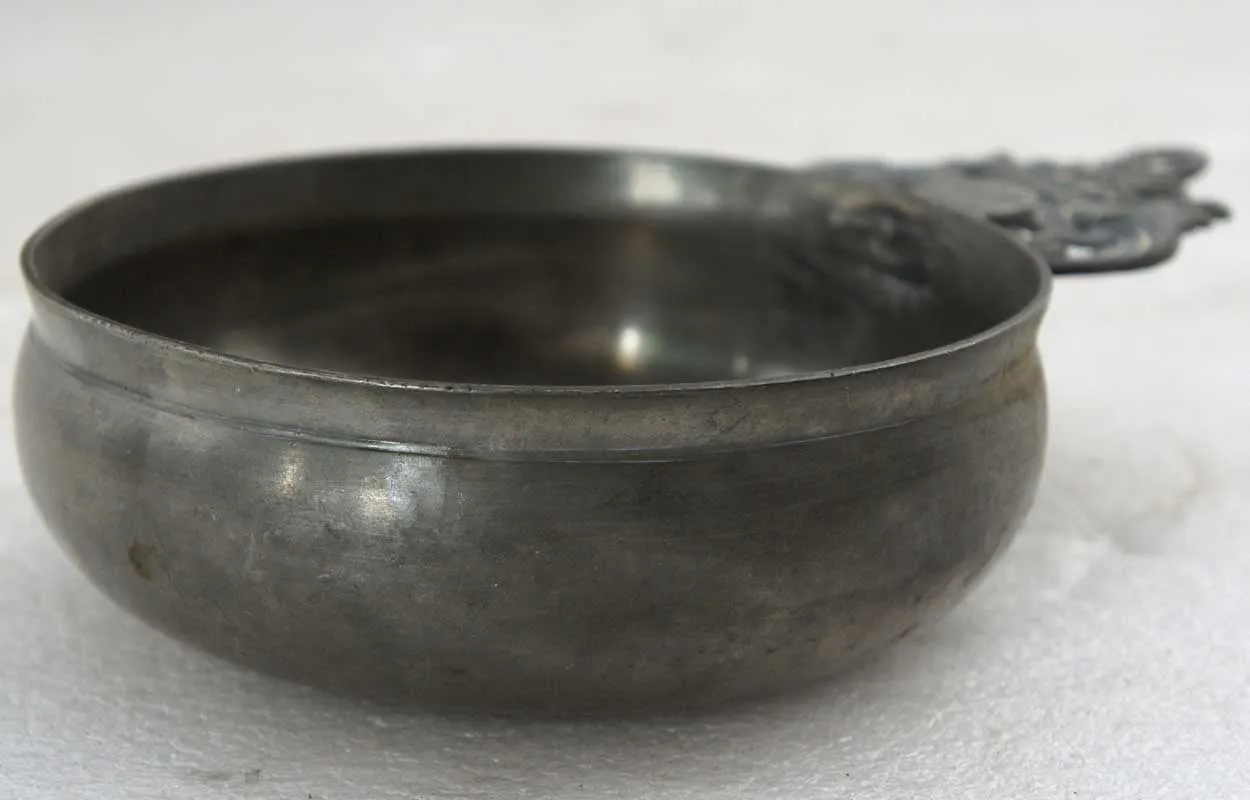 American Danforth & Boardman Pewter Coronet Ear Porringer