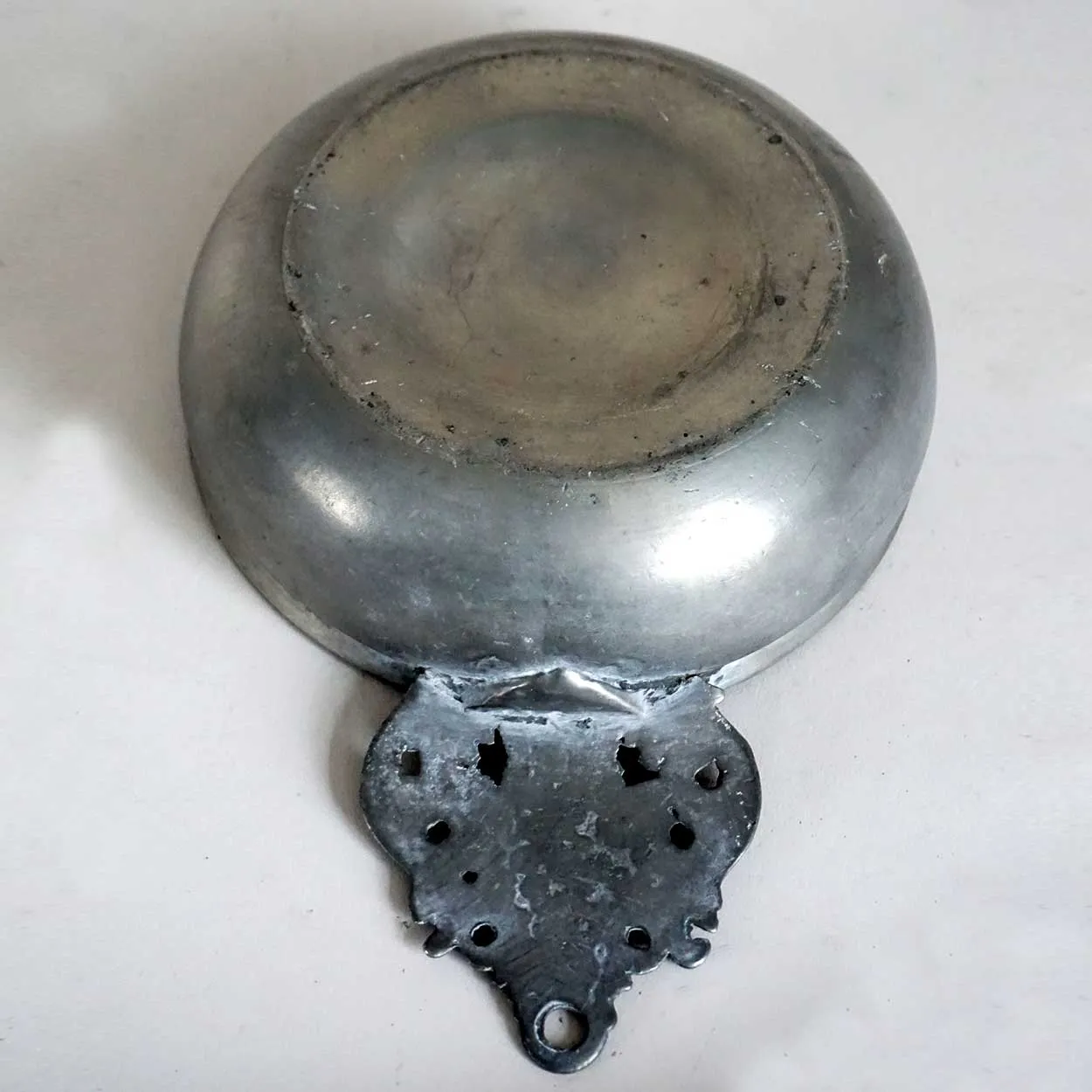 American New England Pewter Crown Handle Porringer