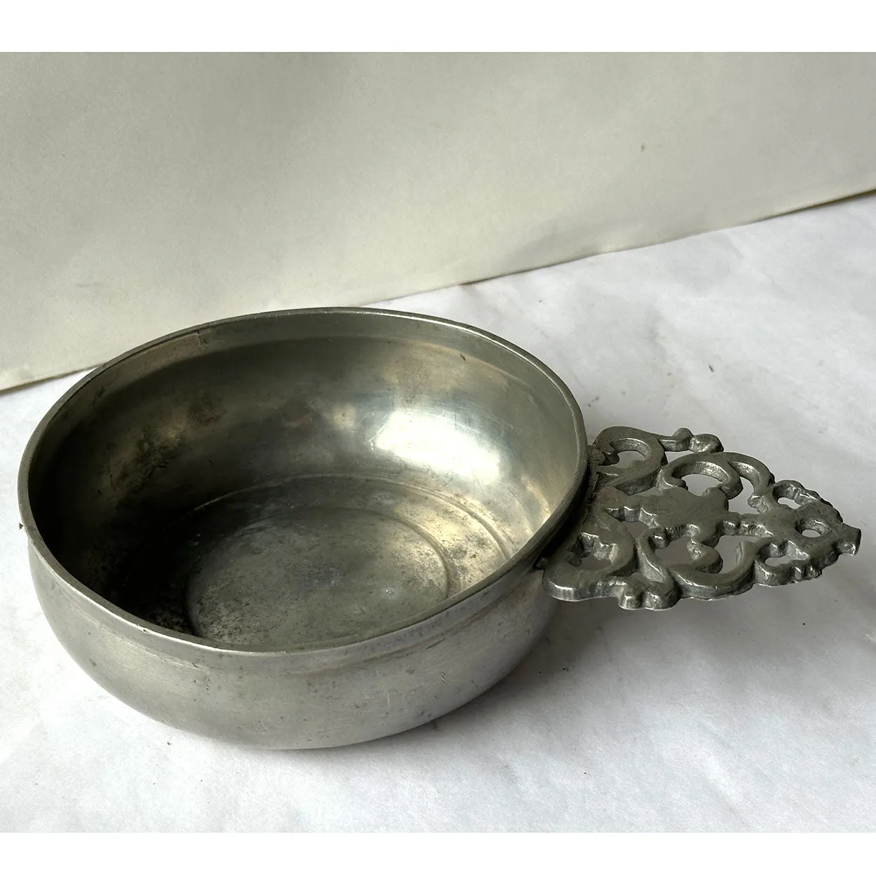 American New England Pewter Flowered Handle Porringer