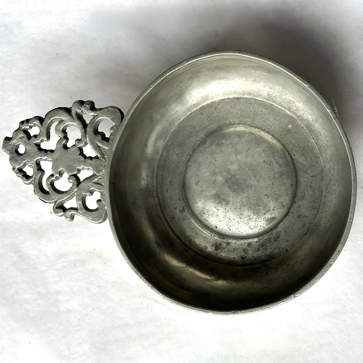 American New England Pewter Flowered Handle Porringer