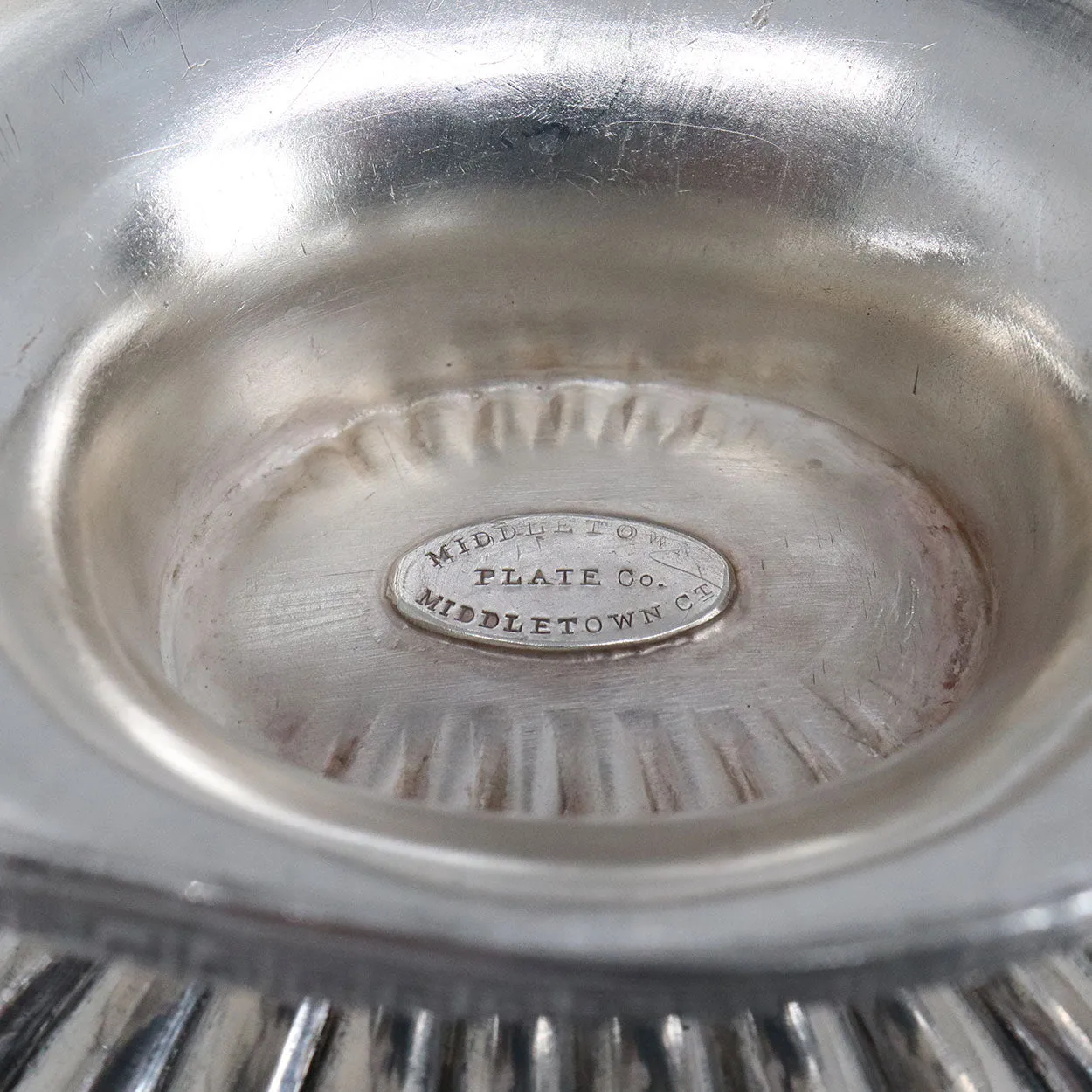 American Victorian Middleton Plate Co. Silverplate Bread/Fruit Footed Bride's Basket