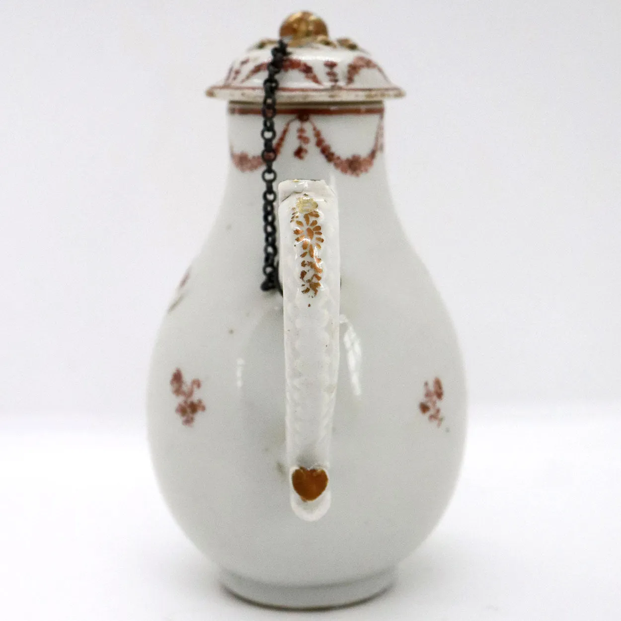 Chinese Export Iron Red and Gilt Porcelain Sparrow Beak Jug with Chained Lid