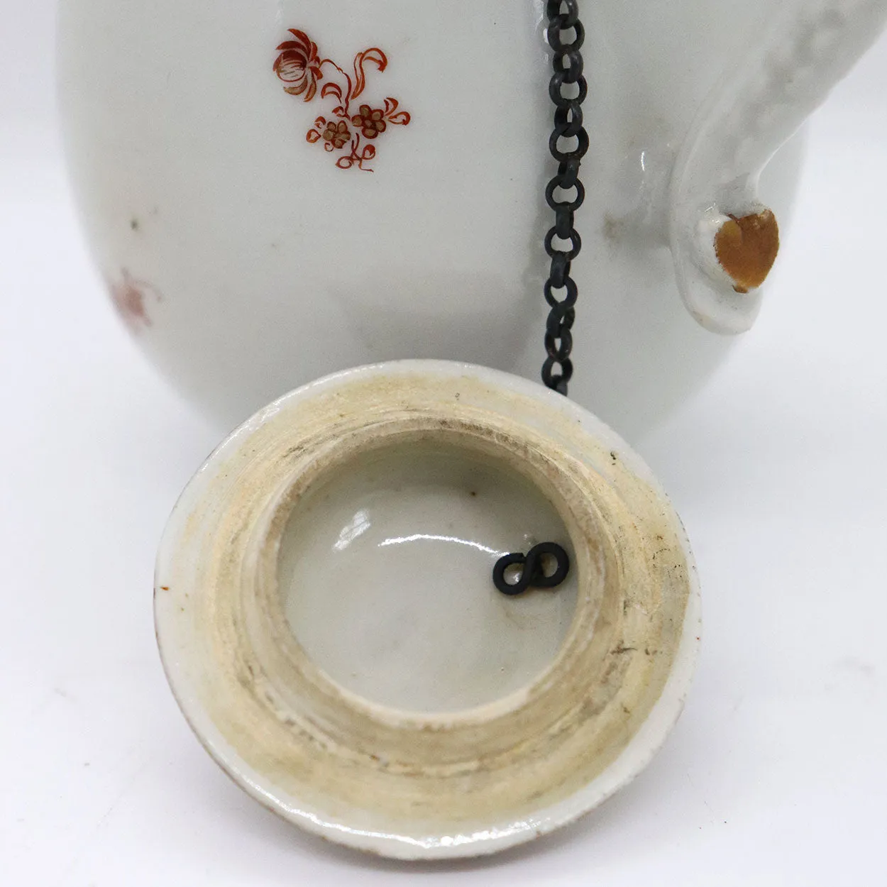 Chinese Export Iron Red and Gilt Porcelain Sparrow Beak Jug with Chained Lid
