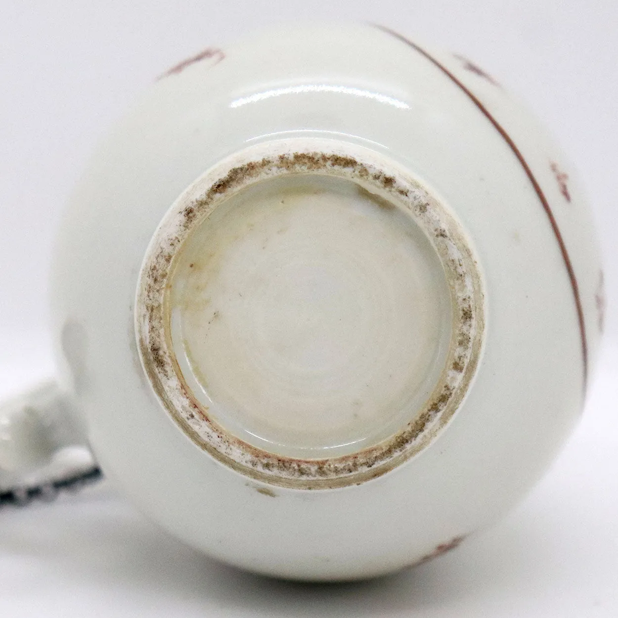 Chinese Export Iron Red and Gilt Porcelain Sparrow Beak Jug with Chained Lid