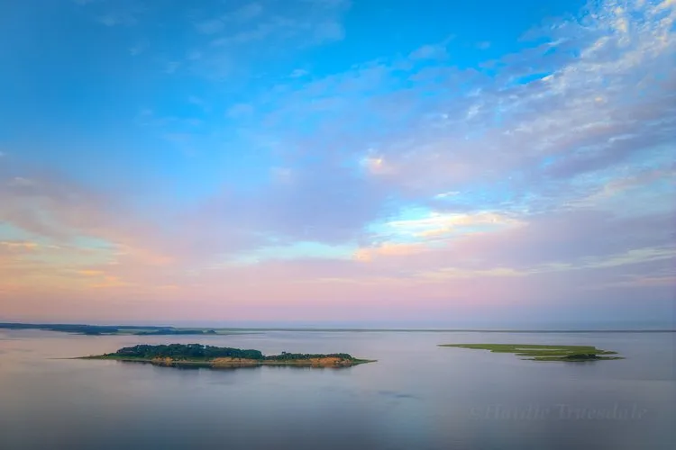 Dusk Sipson Island