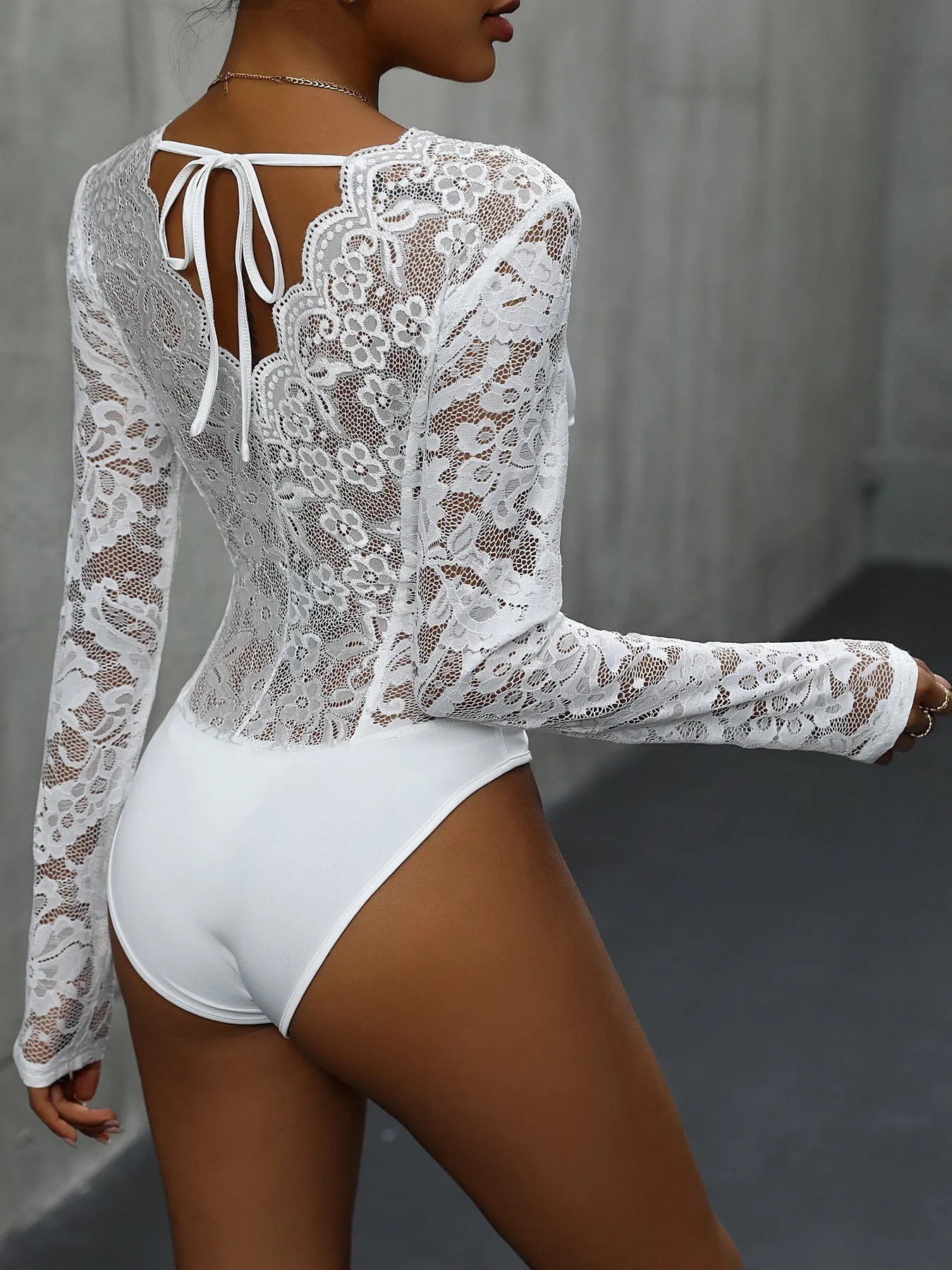 Elegant and Alluring Long-Sleeved V-Neck Lace Jumpsuit for Timeless Sophistication