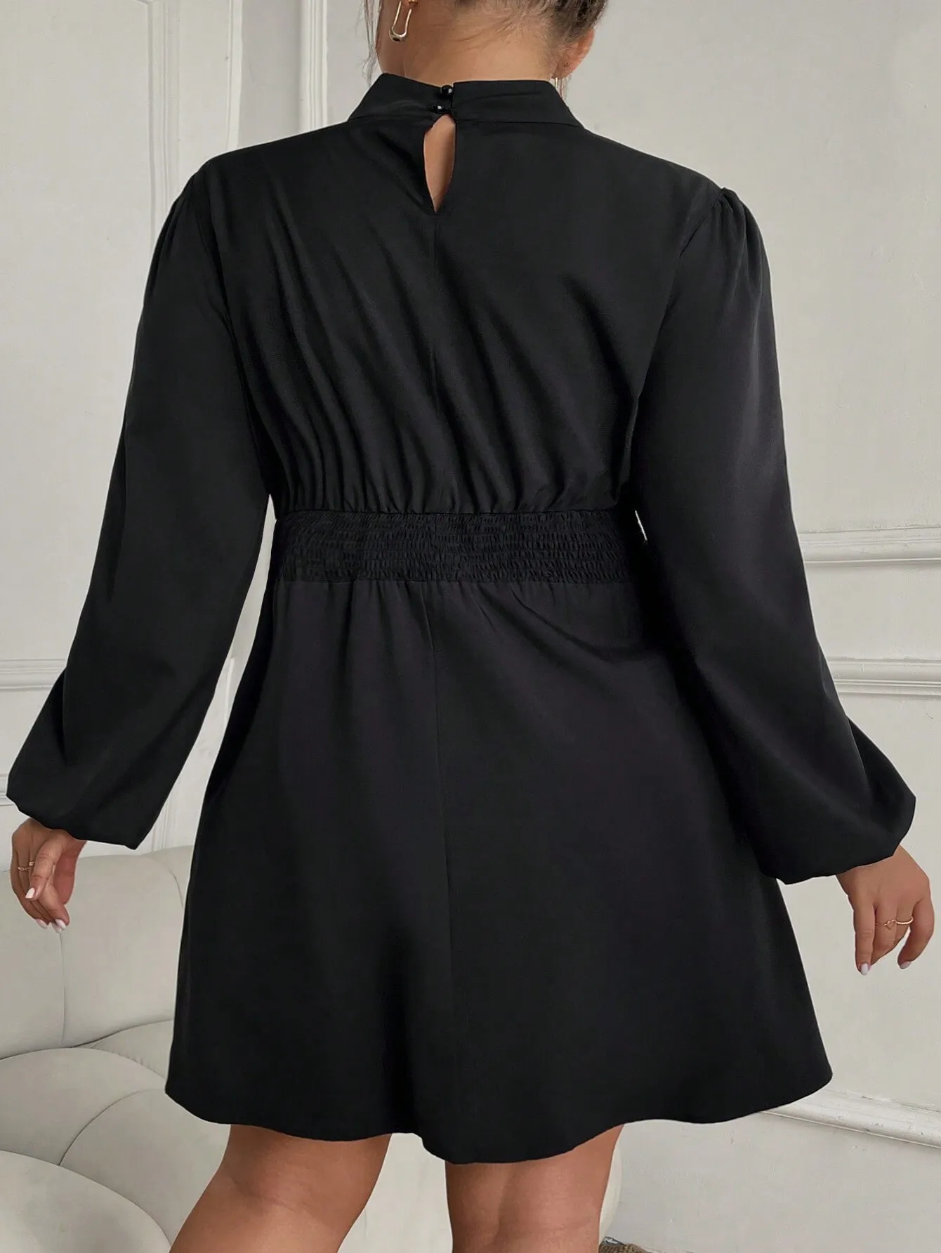 Elegant Keyhole Half-High Collar Short Dress with Flowing Silhouette