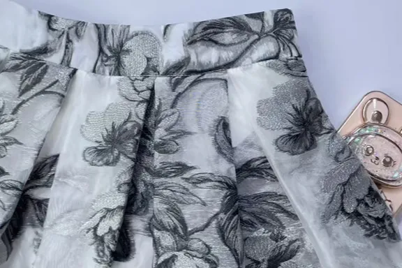 Embroidered Commuting Hepburn Puff Skirt