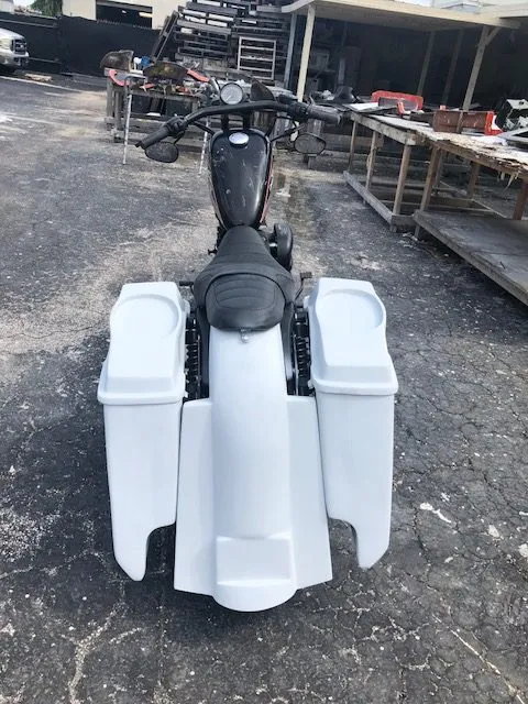 Harley Davidson Sportster 883 / Dyna / Sportster 5" Dual Cut Out Saddlebags Kit   6.5" Speaker Lids
