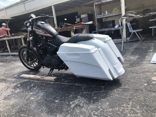 Harley Davidson Sportster 883 / Dyna / Sportster 5" Dual Cut Out Saddlebags Kit   6.5" Speaker Lids