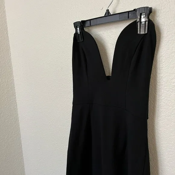 H:OURS x REVOLVE | Date Night Deep-V Cynlee Mini Dress in Black Noir | Size S