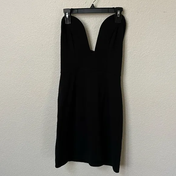 H:OURS x REVOLVE | Date Night Deep-V Cynlee Mini Dress in Black Noir | Size S