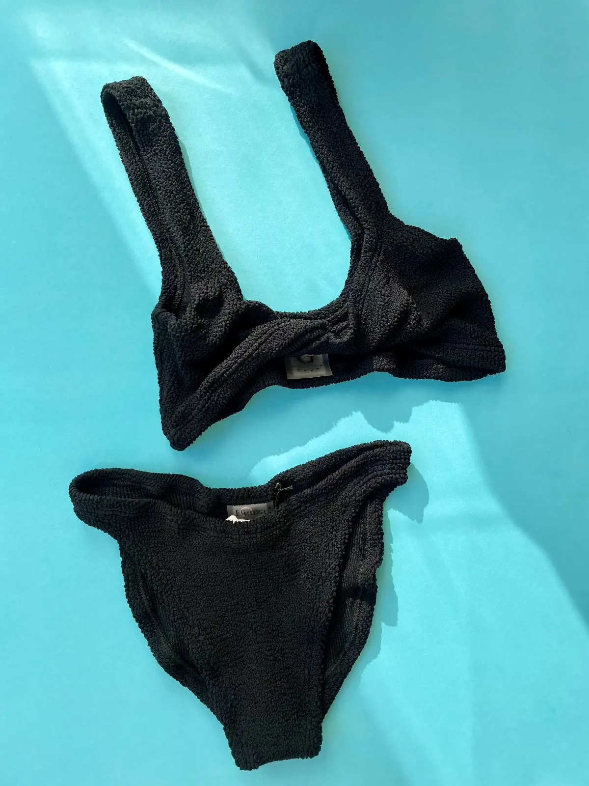 Hunza G: Juno Twist Front Bikini Set - Black