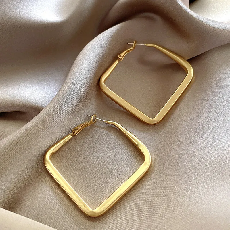 INSTOCK- 925 silver needle Hong Kong style retro metal earrings