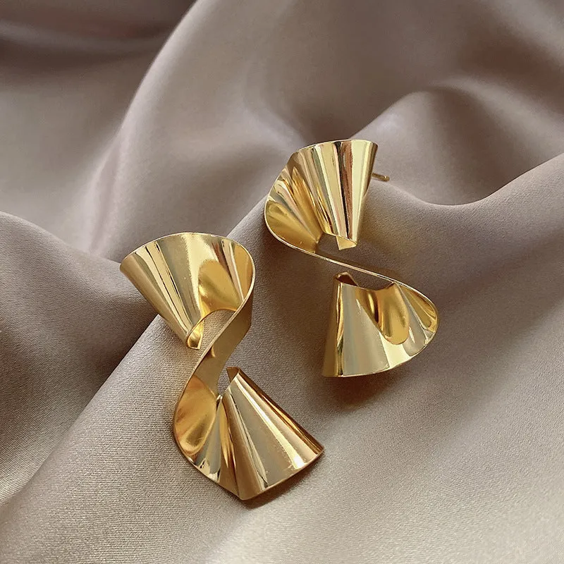 INSTOCK- 925 silver needle Hong Kong style retro metal earrings