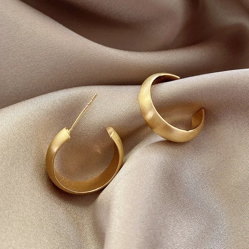 INSTOCK- 925 silver needle Hong Kong style retro metal earrings