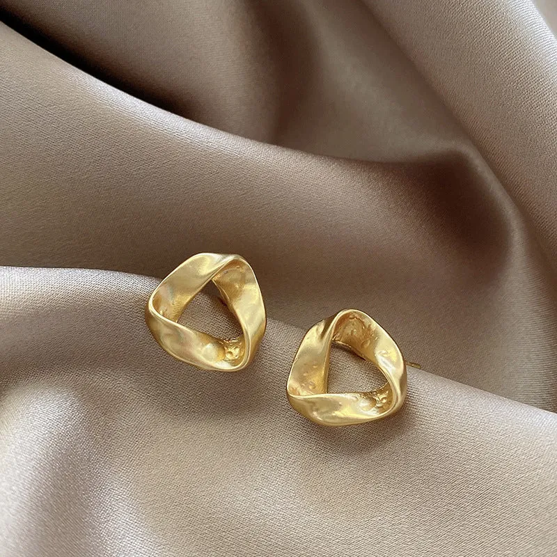 INSTOCK- 925 silver needle Hong Kong style retro metal earrings