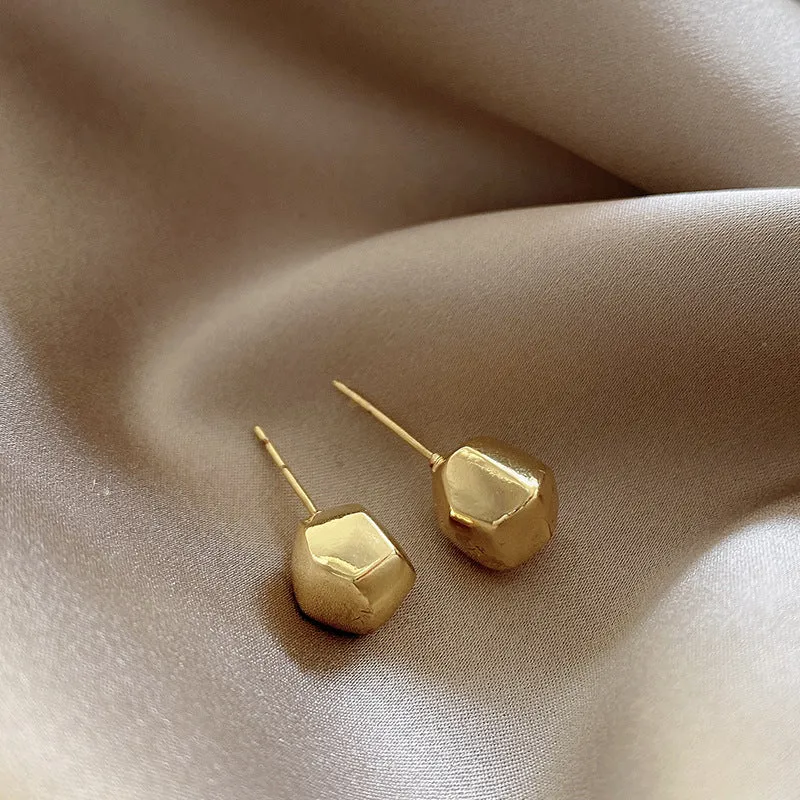 INSTOCK- 925 silver needle Hong Kong style retro metal earrings