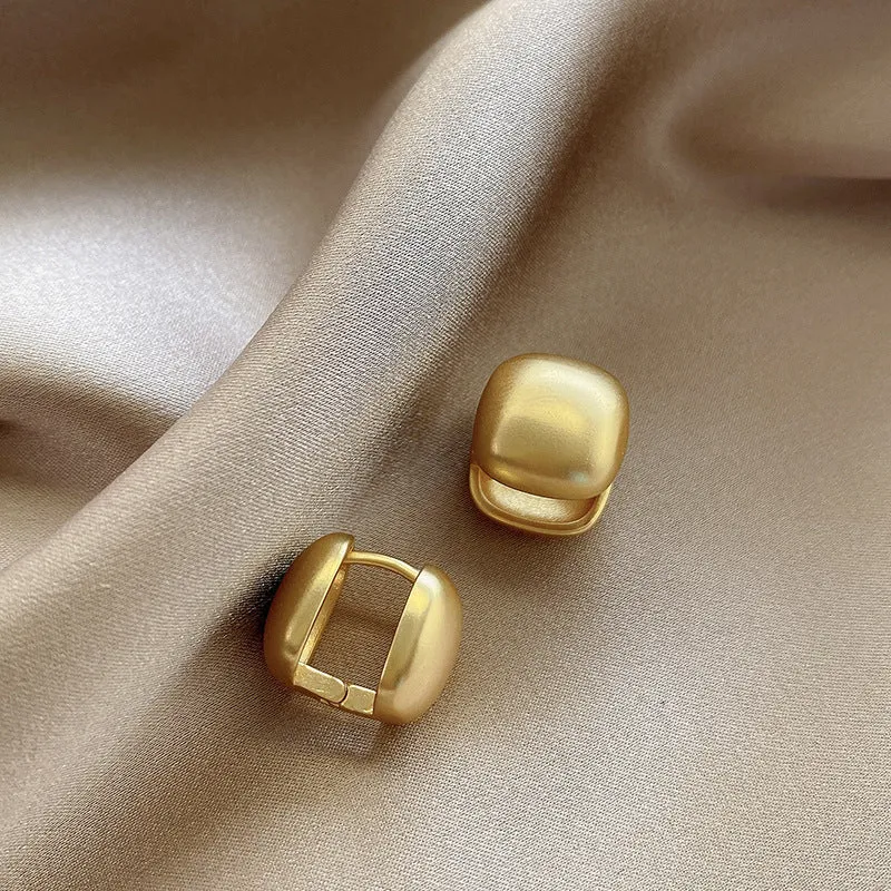 INSTOCK- 925 silver needle Hong Kong style retro metal earrings