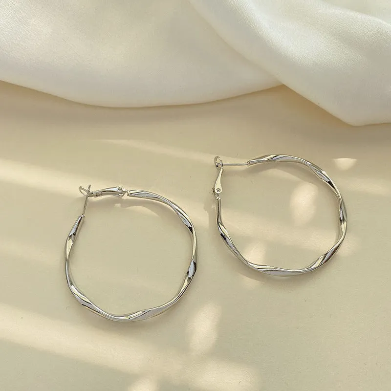 INSTOCK- 925 silver needle Hong Kong style retro metal earrings