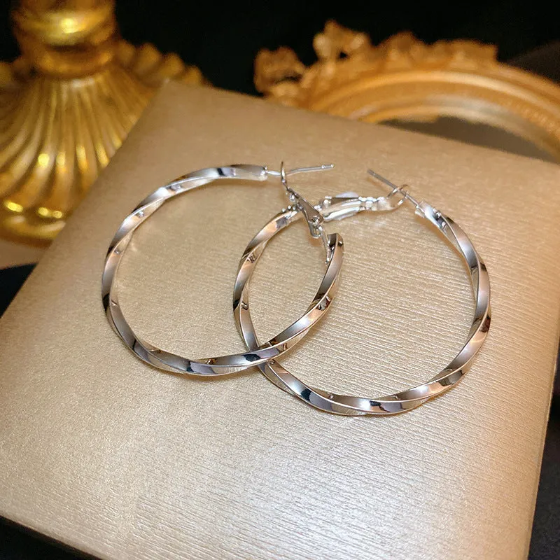 INSTOCK- 925 silver needle Hong Kong style retro metal earrings