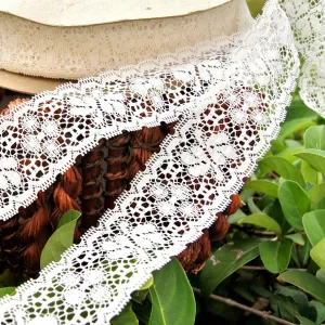 Intricate Floral Leaf Picot Vintage Lace Off White 1⅞" wide