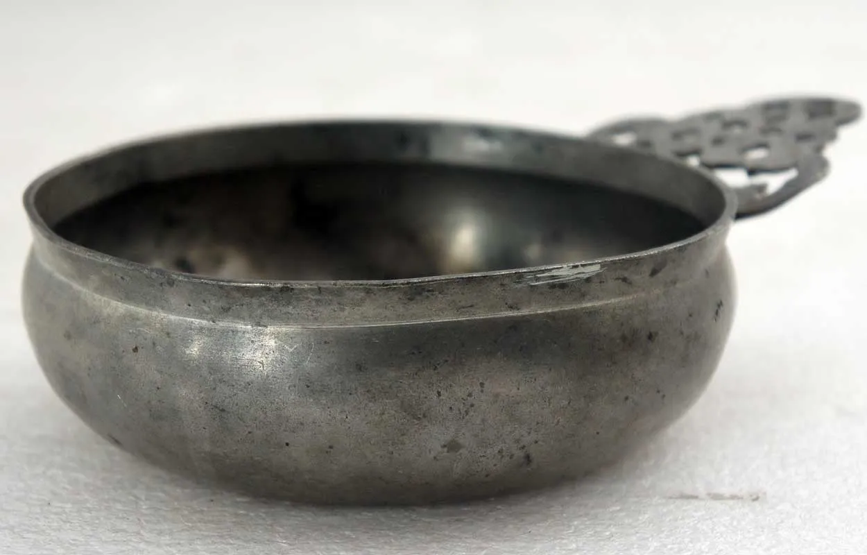 Large American Pewter Porringer One-Handle Bowl