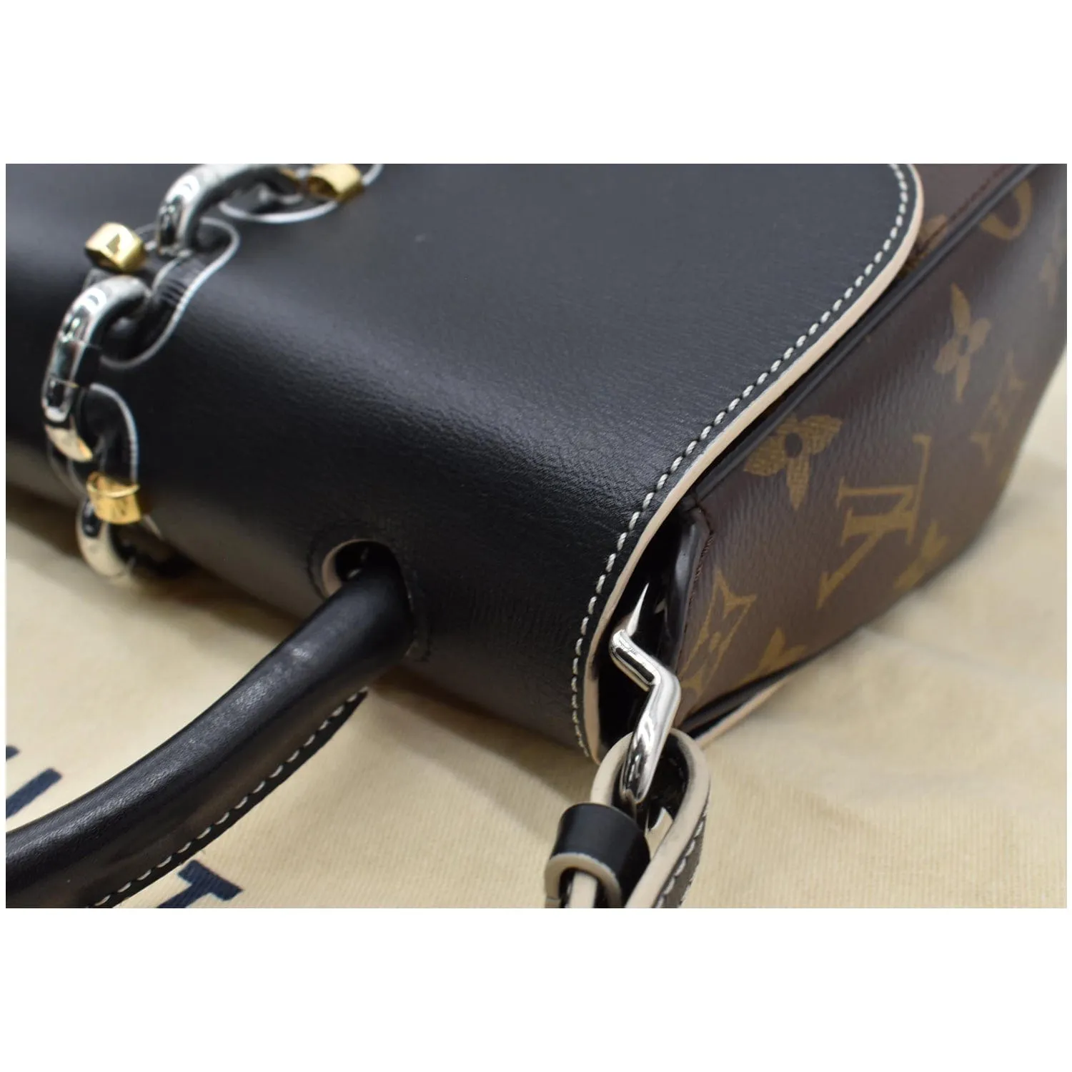 LOUIS VUITTON Chain It Monogram Canvas Shoulder Bag Black