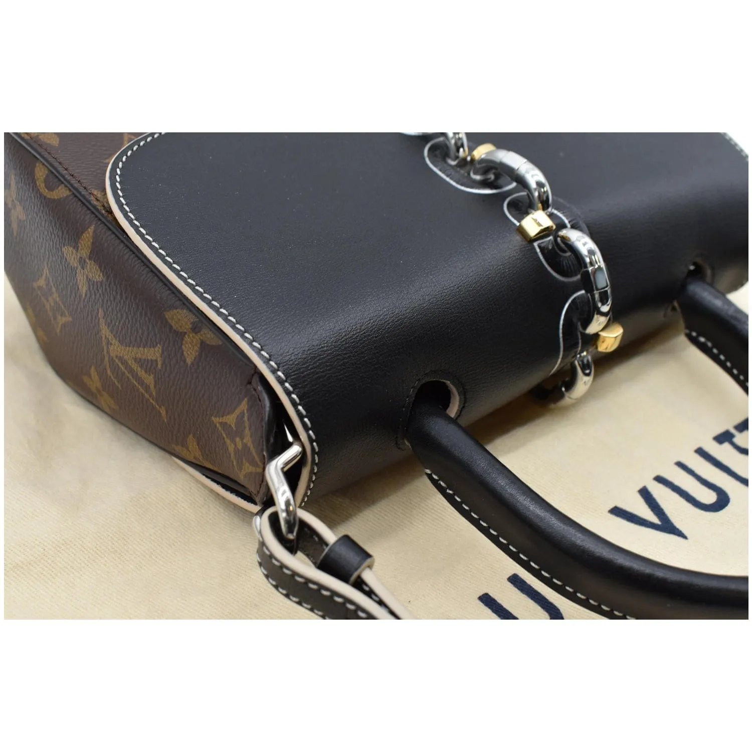 LOUIS VUITTON Chain It Monogram Canvas Shoulder Bag Black