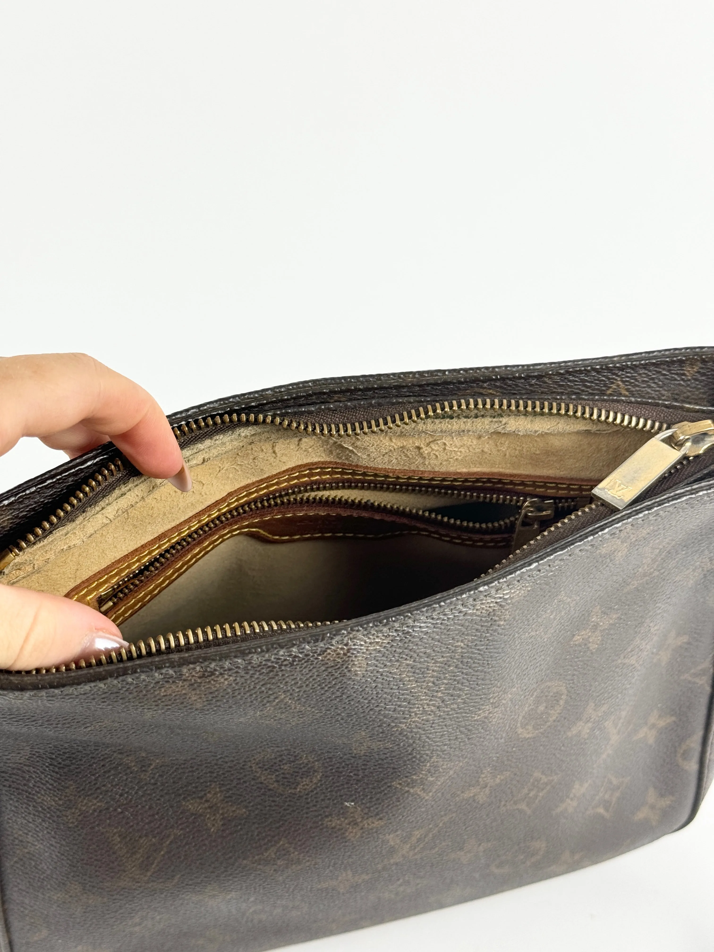 Louis Vuitton Looping MM Shoulder Bag