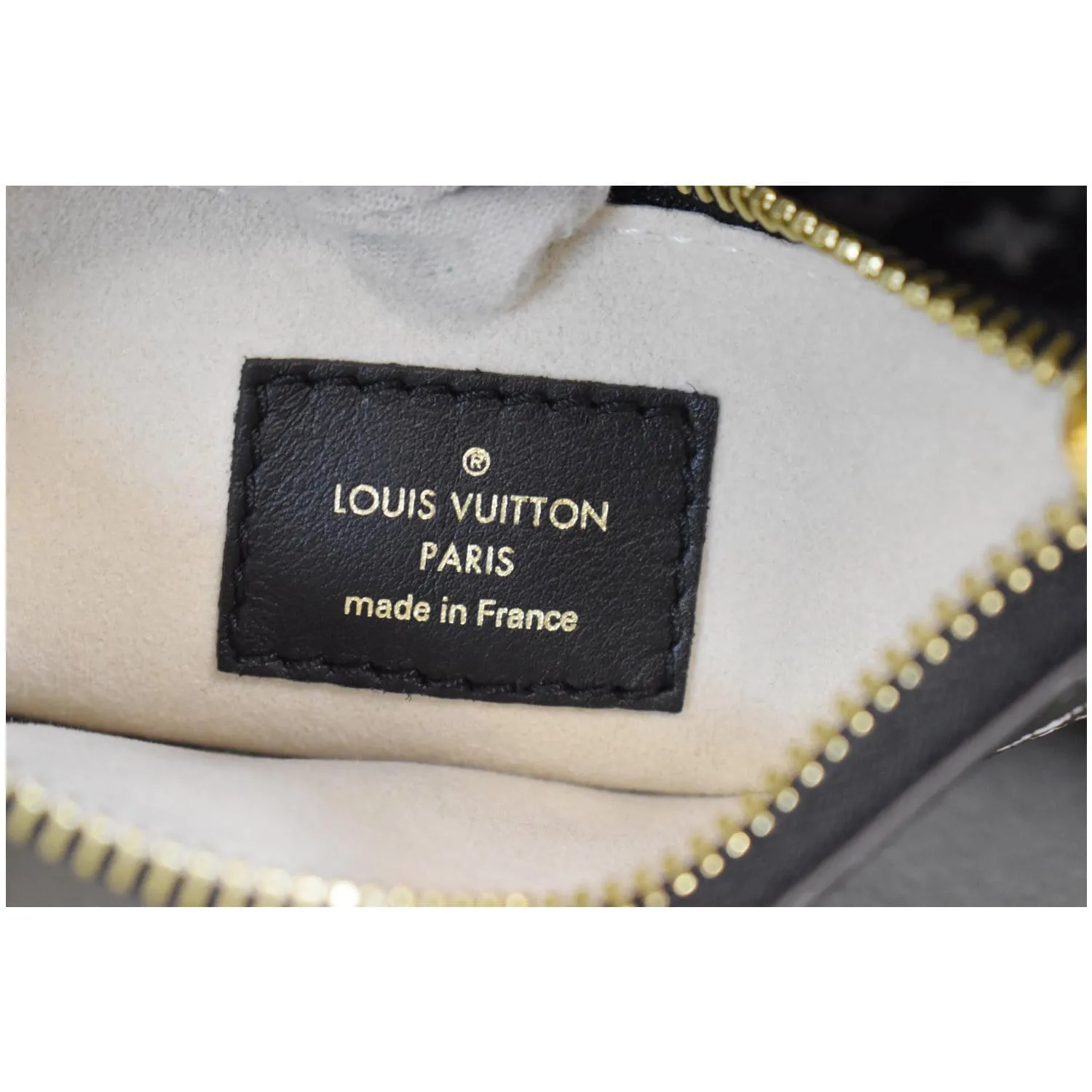 LOUIS VUITTON NeoNoe MM Monogram Jungle Canvas Shoulder Bag Ivory
