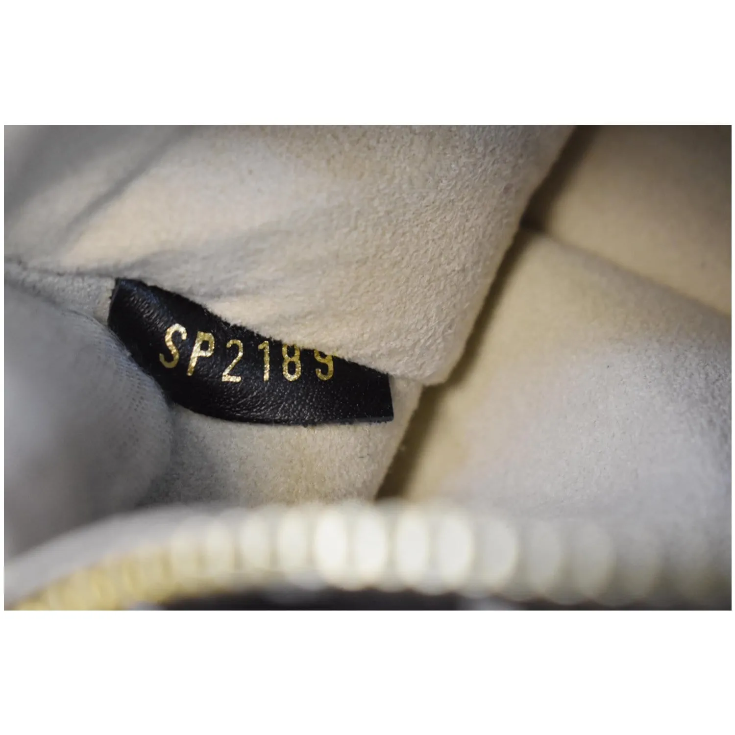 LOUIS VUITTON NeoNoe MM Monogram Jungle Canvas Shoulder Bag Ivory