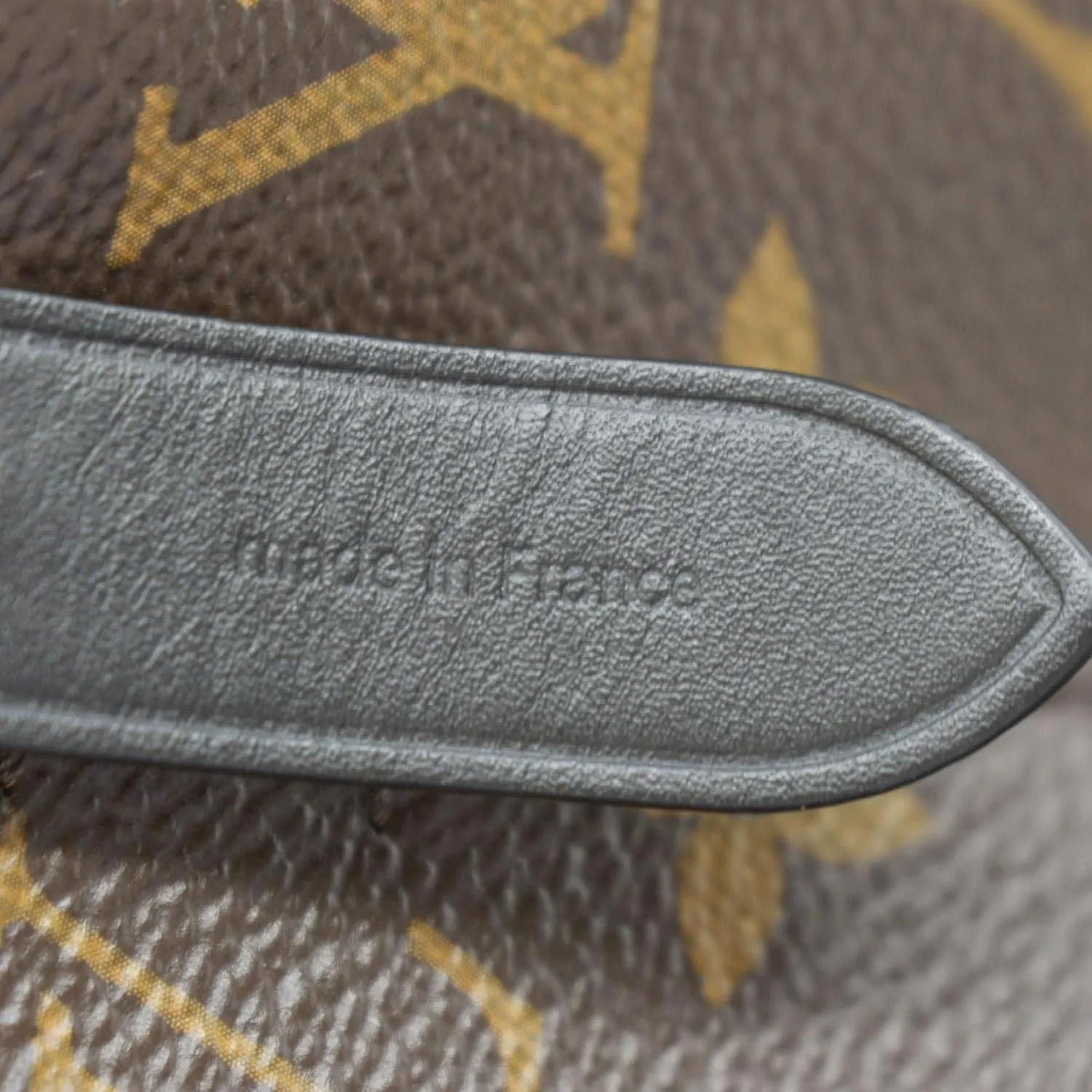 LOUIS VUITTON Neonoe Monogram Canvas Shoulder Bag Black