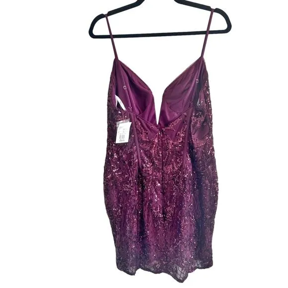 NWT DB Studio SZ 14 MSRP $169 Short Allover Sequin Illusion Plunge Dress