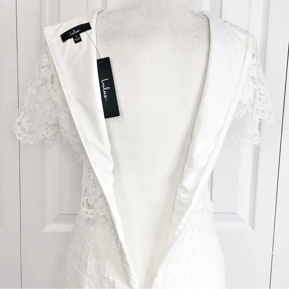 NWT Lulus White Lace Short Sleeve Sheath Devotion Dress S