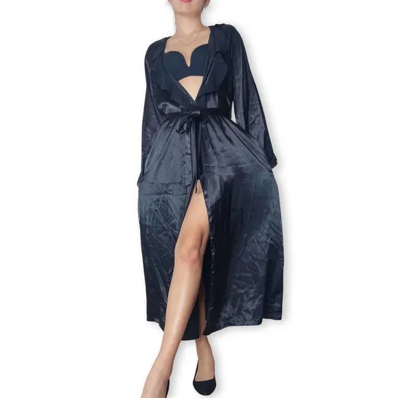 Oscar de la Renta Black Ruffle Satin Robe Fits S-M