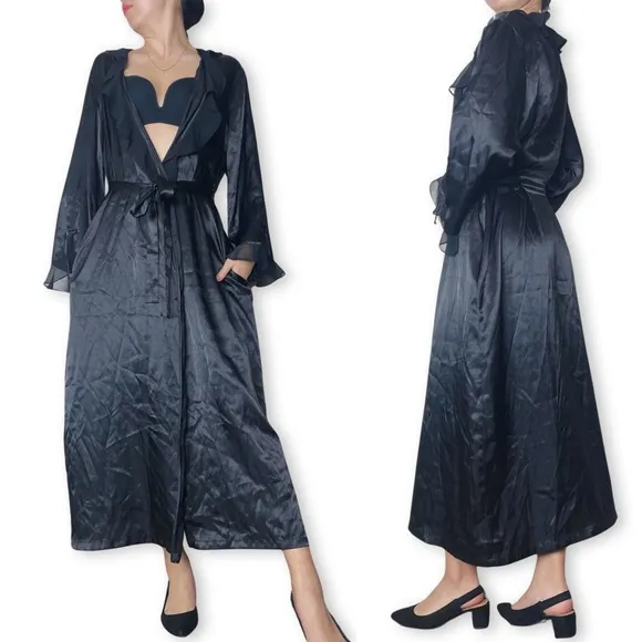 Oscar de la Renta Black Ruffle Satin Robe Fits S-M
