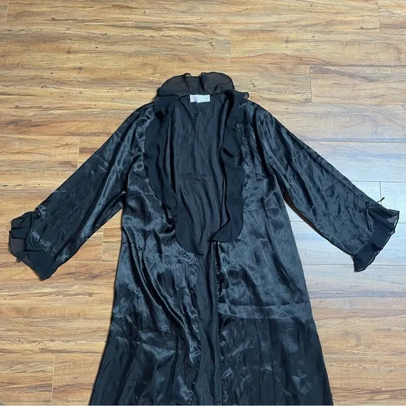 Oscar de la Renta Black Ruffle Satin Robe Fits S-M