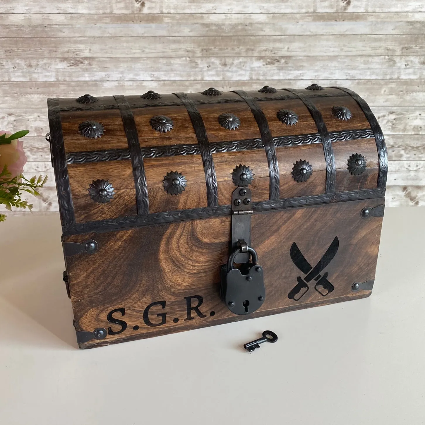 Personalized Treasure Chest with Lock and Skeleton Keys