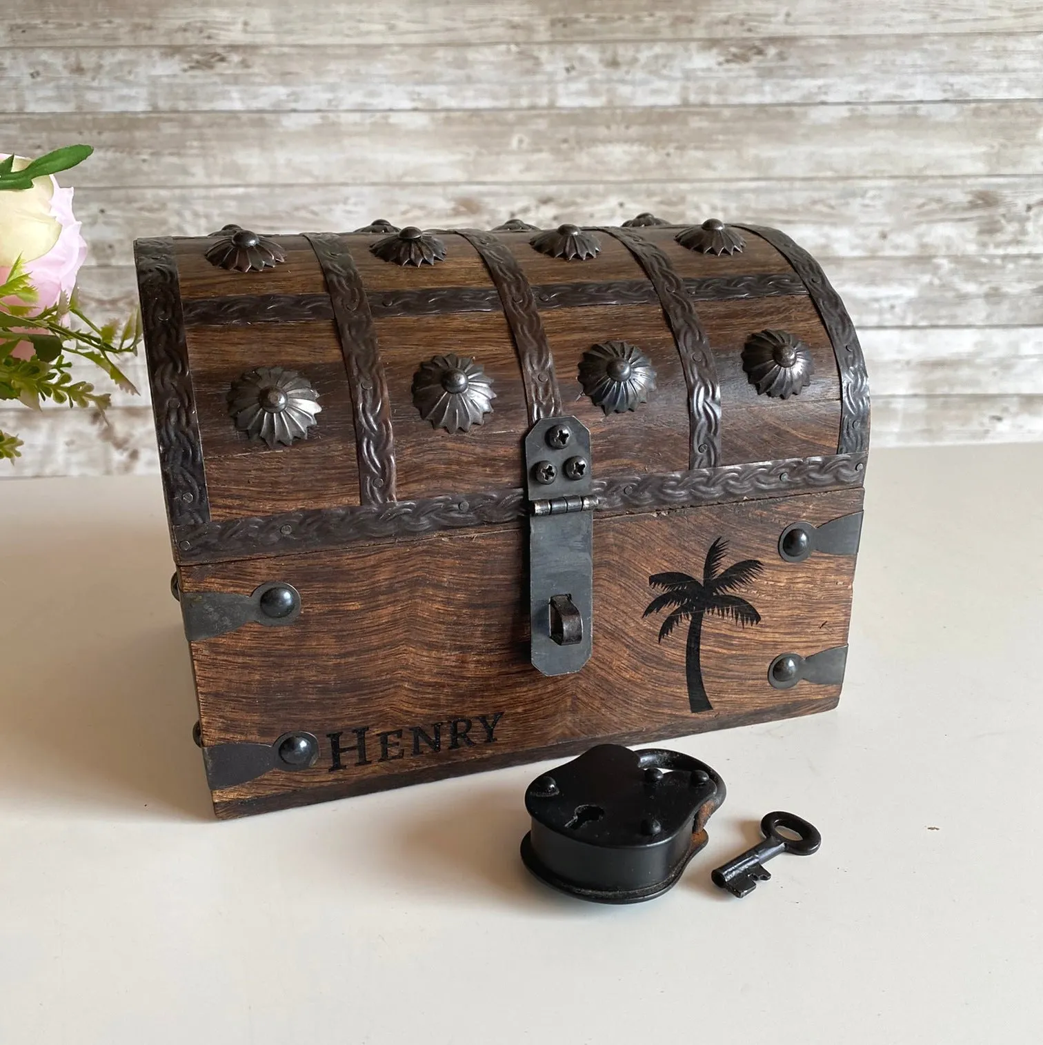 Personalized Treasure Chest with Lock and Skeleton Keys