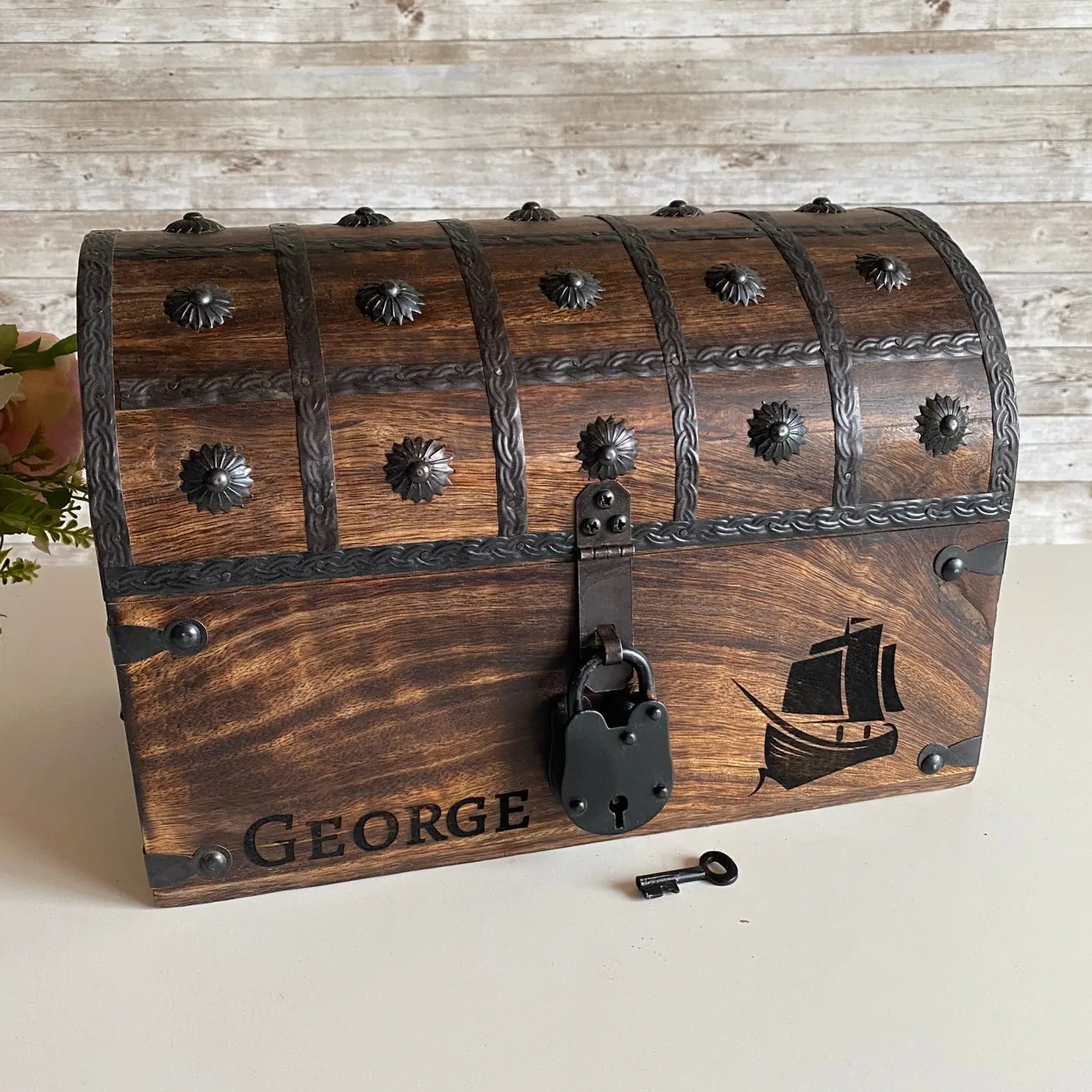 Personalized Treasure Chest with Lock and Skeleton Keys