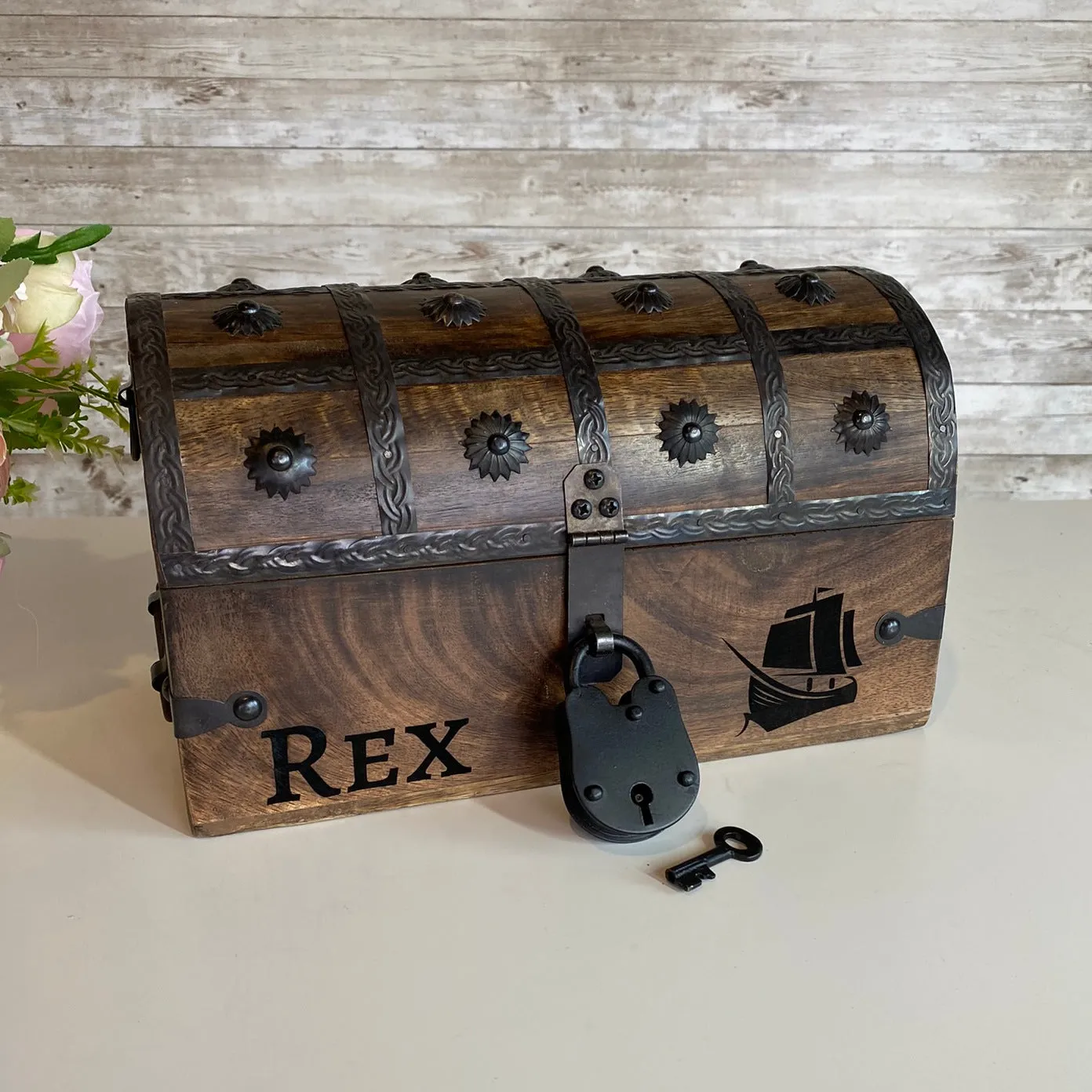 Personalized Treasure Chest with Lock and Skeleton Keys