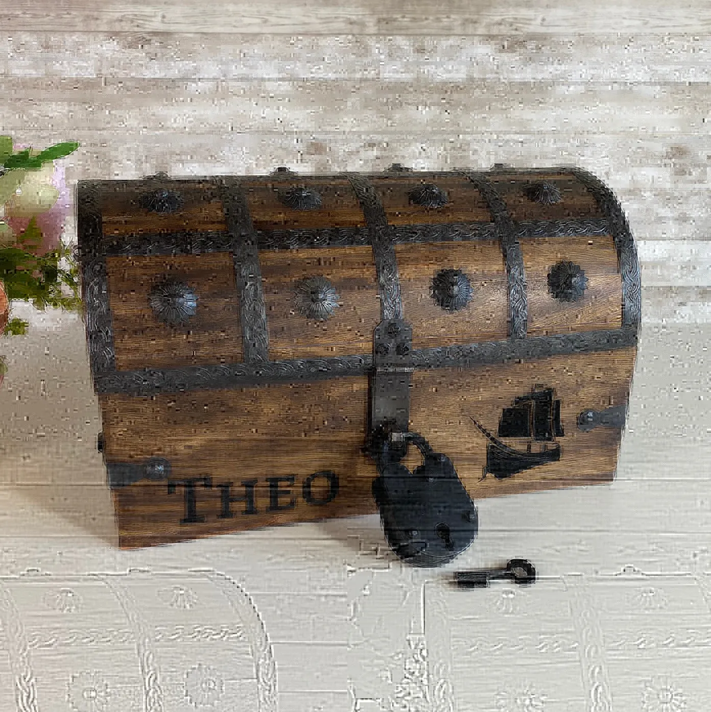 Personalized Treasure Chest with Lock and Skeleton Keys
