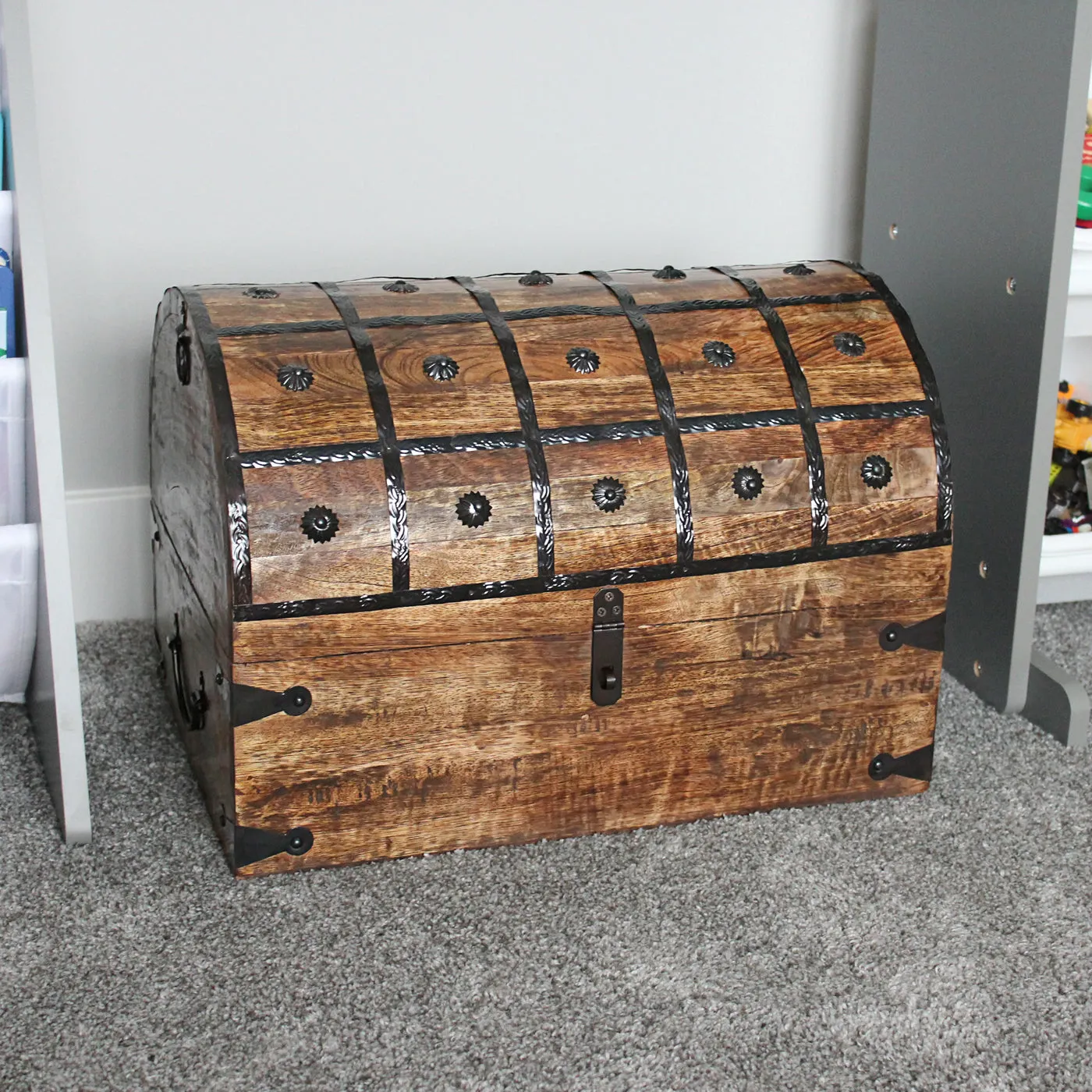 Pirate Treasure Chest with Lock and Skeleton Key - XX-Large