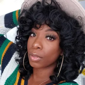 "Helen" Curly Wigs with Bangs