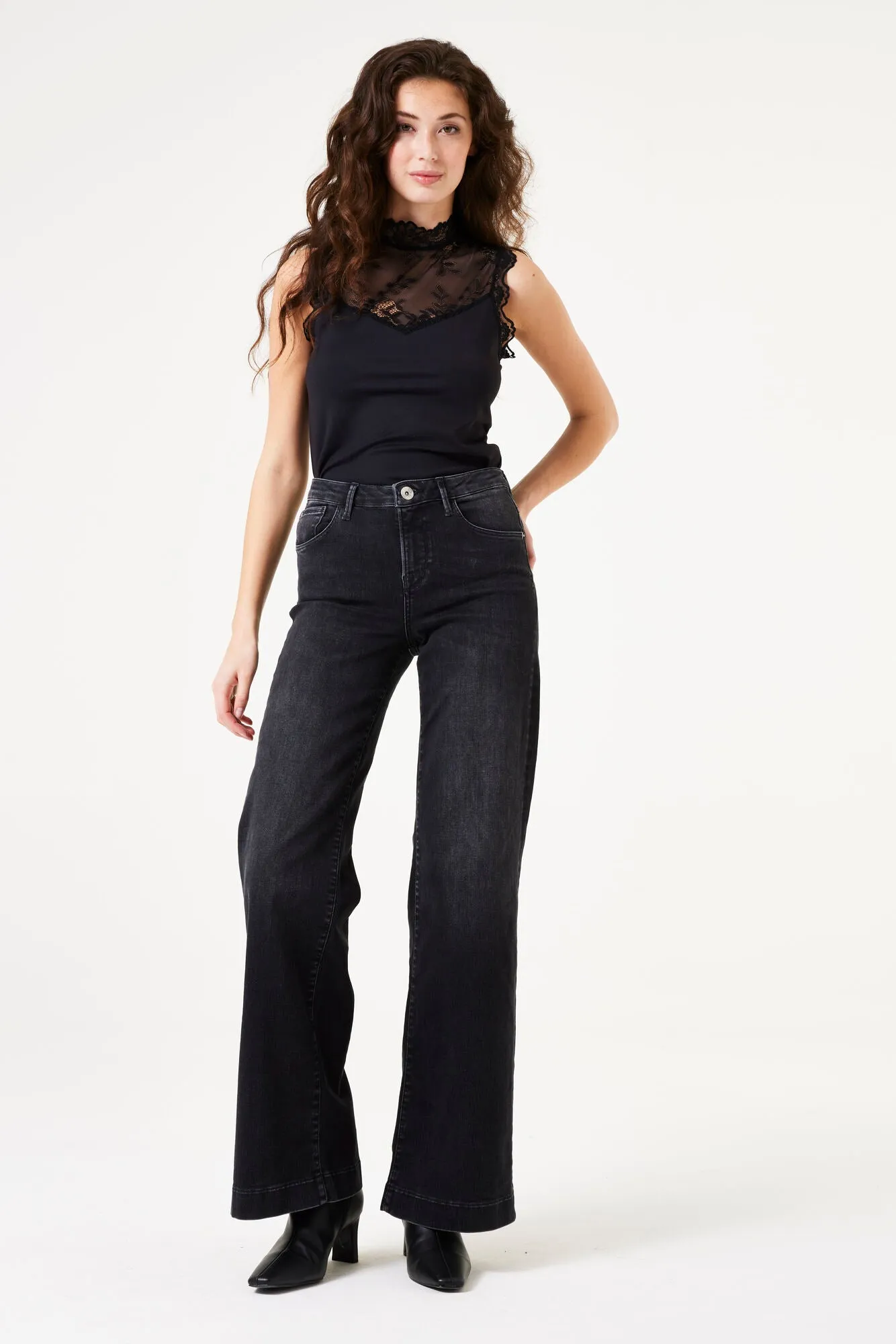 ROBYN TOP