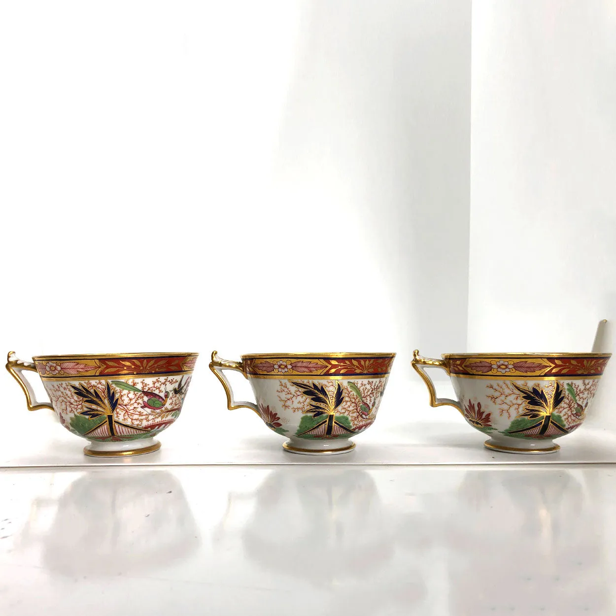 Set of 22 English Worcester Flight, Barr and Barr Porcelain Fence and Pagoda Cups and Saucers