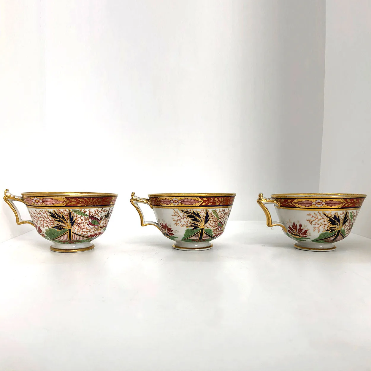 Set of 22 English Worcester Flight, Barr and Barr Porcelain Fence and Pagoda Cups and Saucers