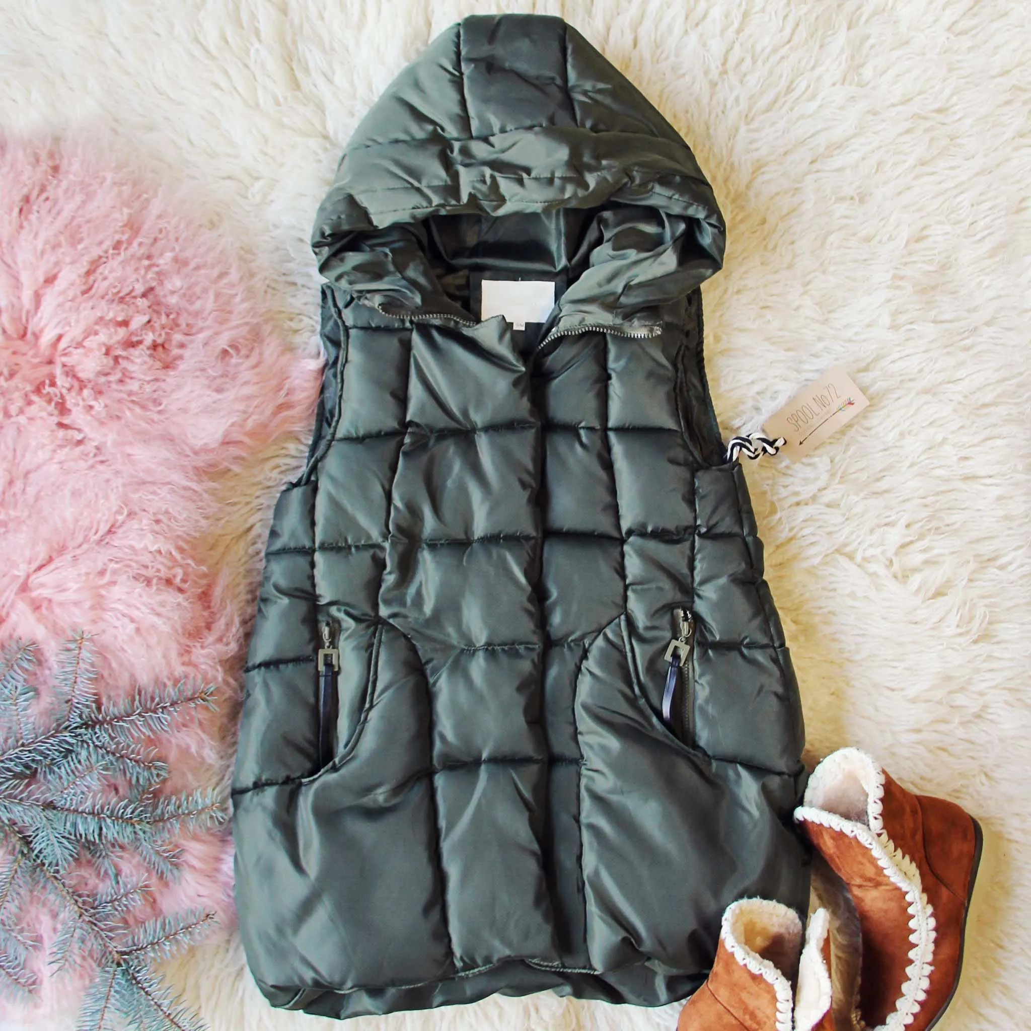 Snowy Seattle Vest in Olive